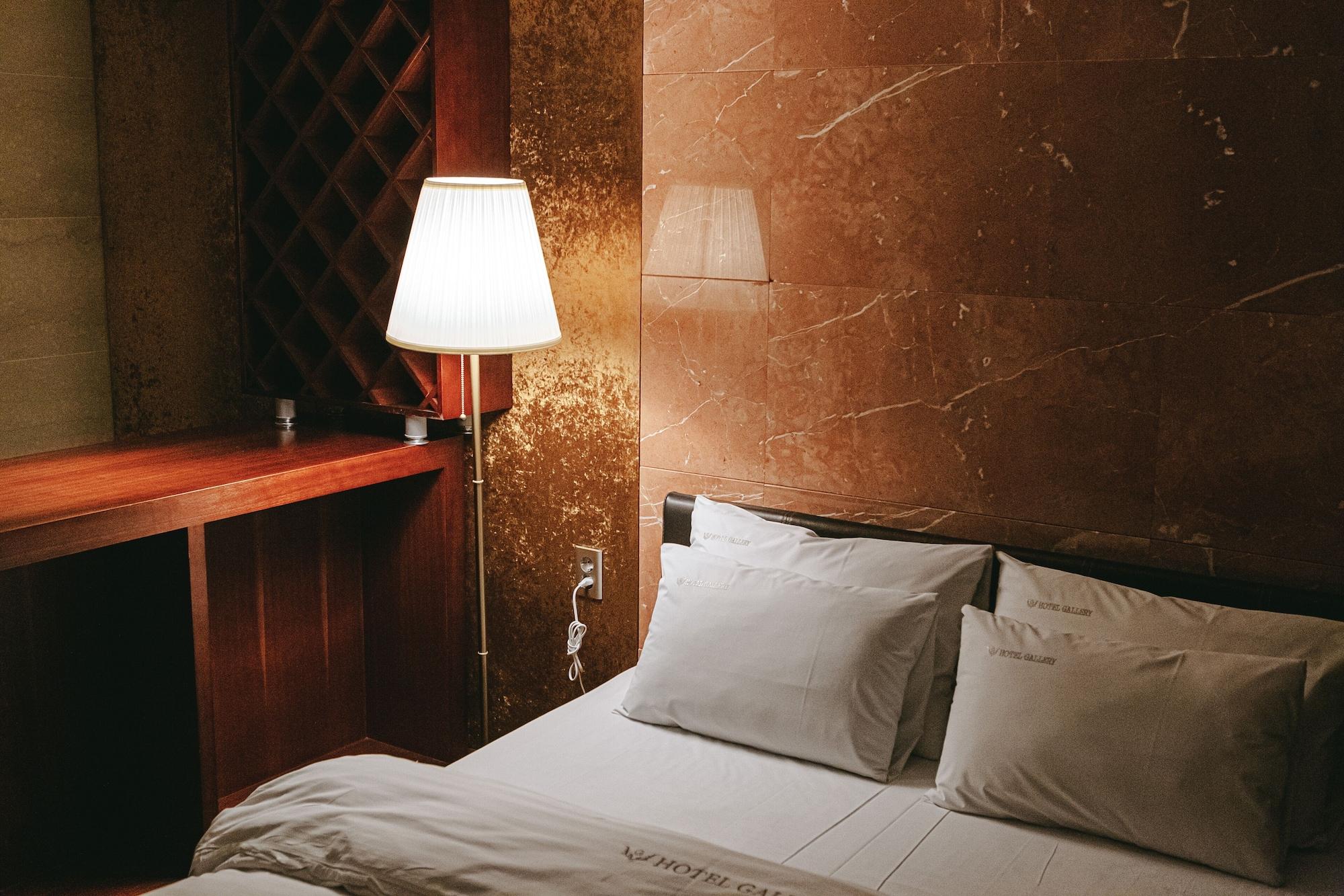 Gallery Tourist Hotel Тхонъён Экстерьер фото