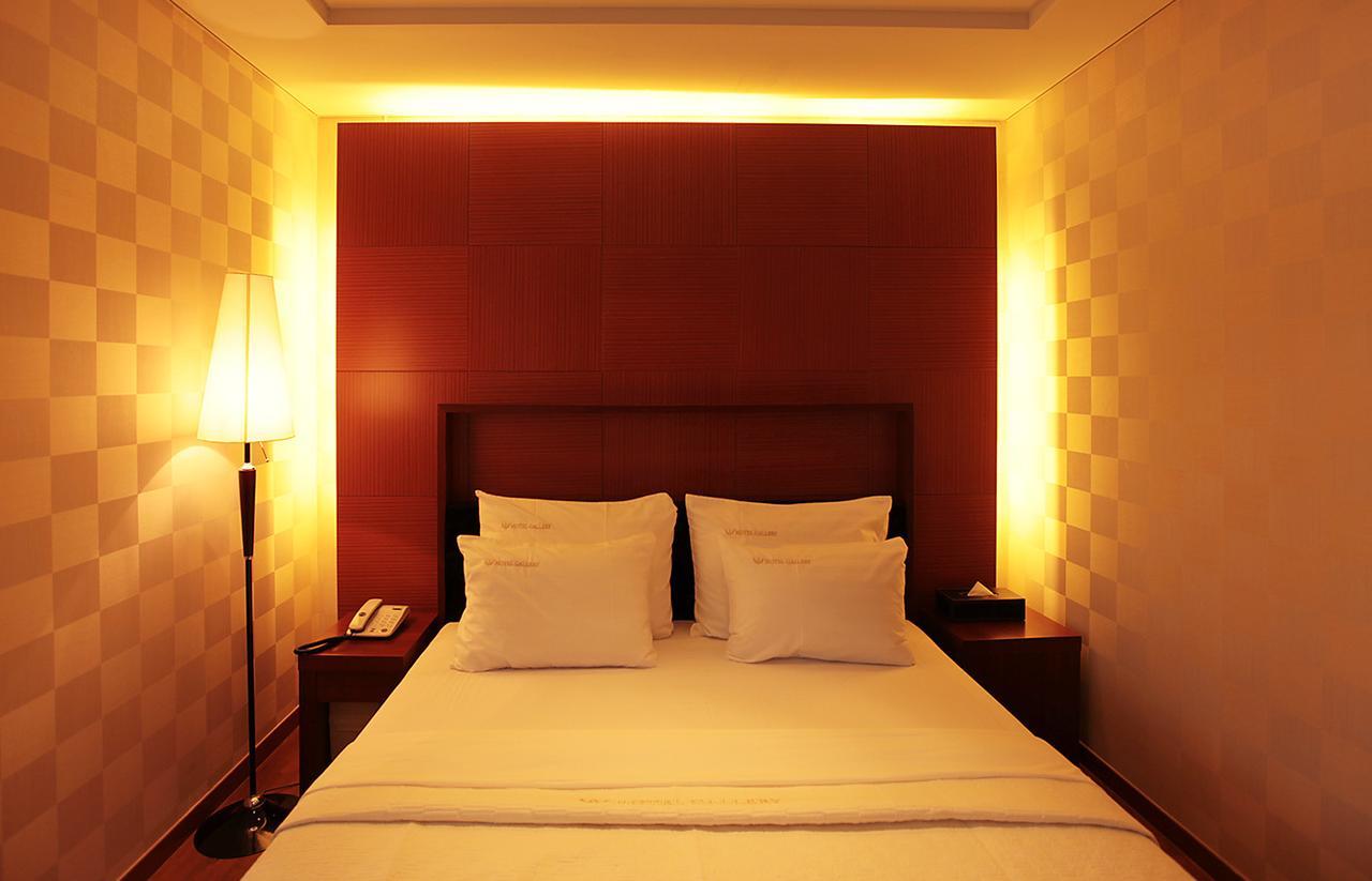 Gallery Tourist Hotel Тхонъён Экстерьер фото